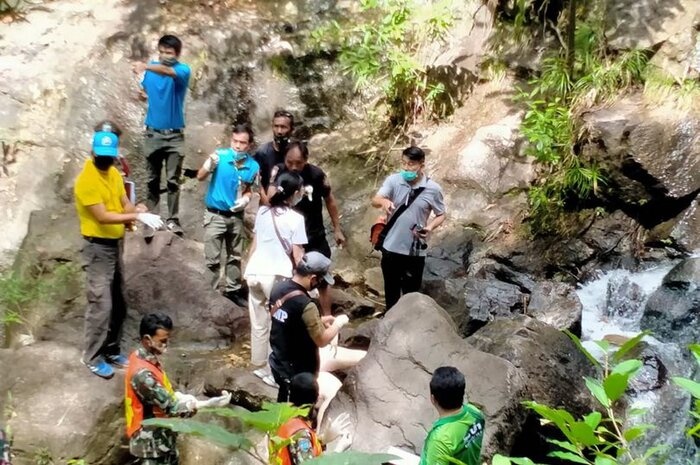 nga tu thac nuoc tu vong anh 2