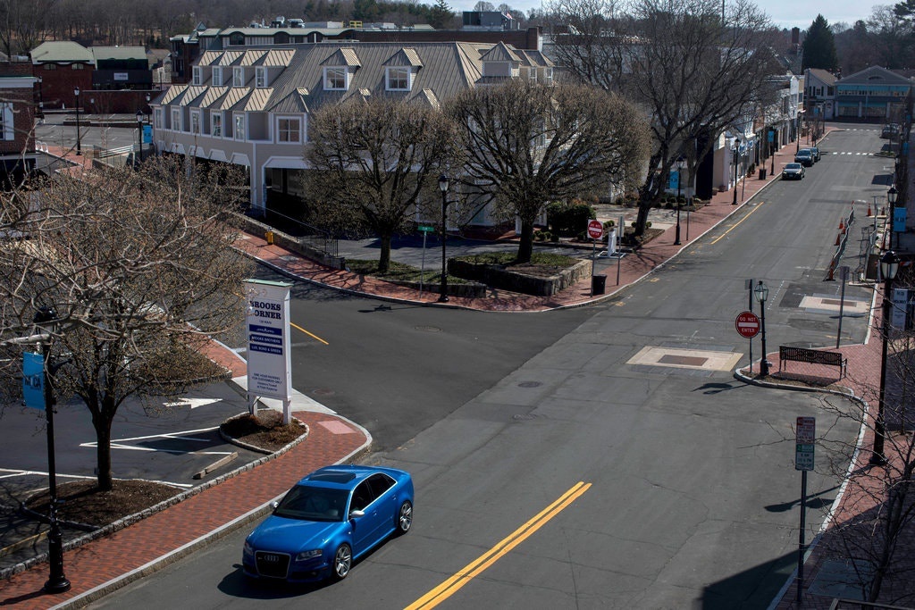 nguoi giau du lich mua dich anh 3