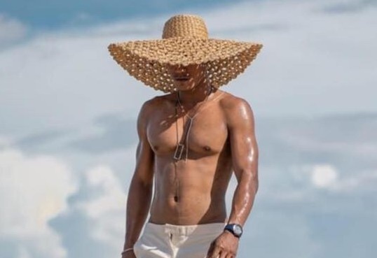 Du luat o Campuchia cam phu nu mac vay ngan, dan ong de nguc tran hinh anh