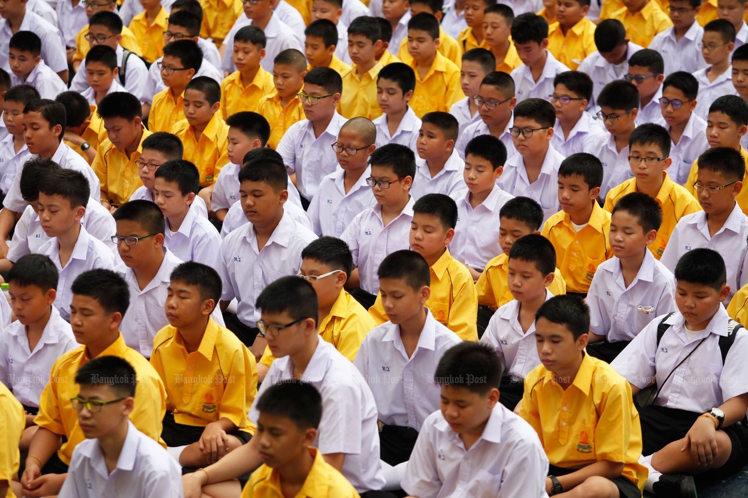 quy dinh nu sinh de toc ngan anh 4