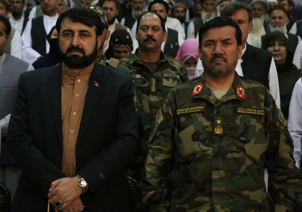 cuong hiep be trai o Afghanistan anh 3