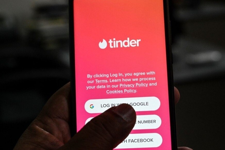 Phu nu Pakistan ngai dang anh, khong dam lo ten tren Tinder hinh anh