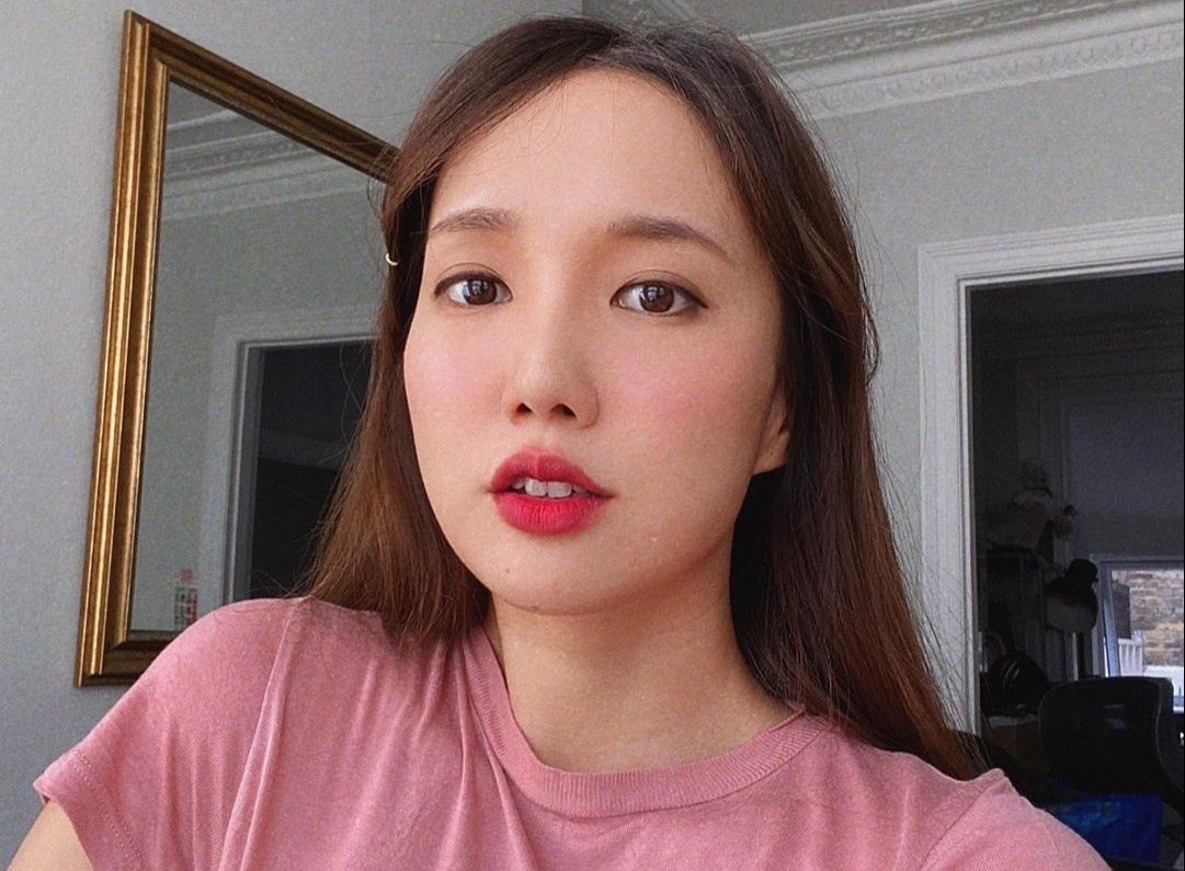 YouTuber Han to chuc sinh nhat khi dang cach ly hinh anh