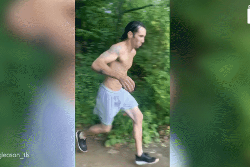 Suyt chet khi quay video nhay tu vach da cao 35 m xuong nuoc hinh anh