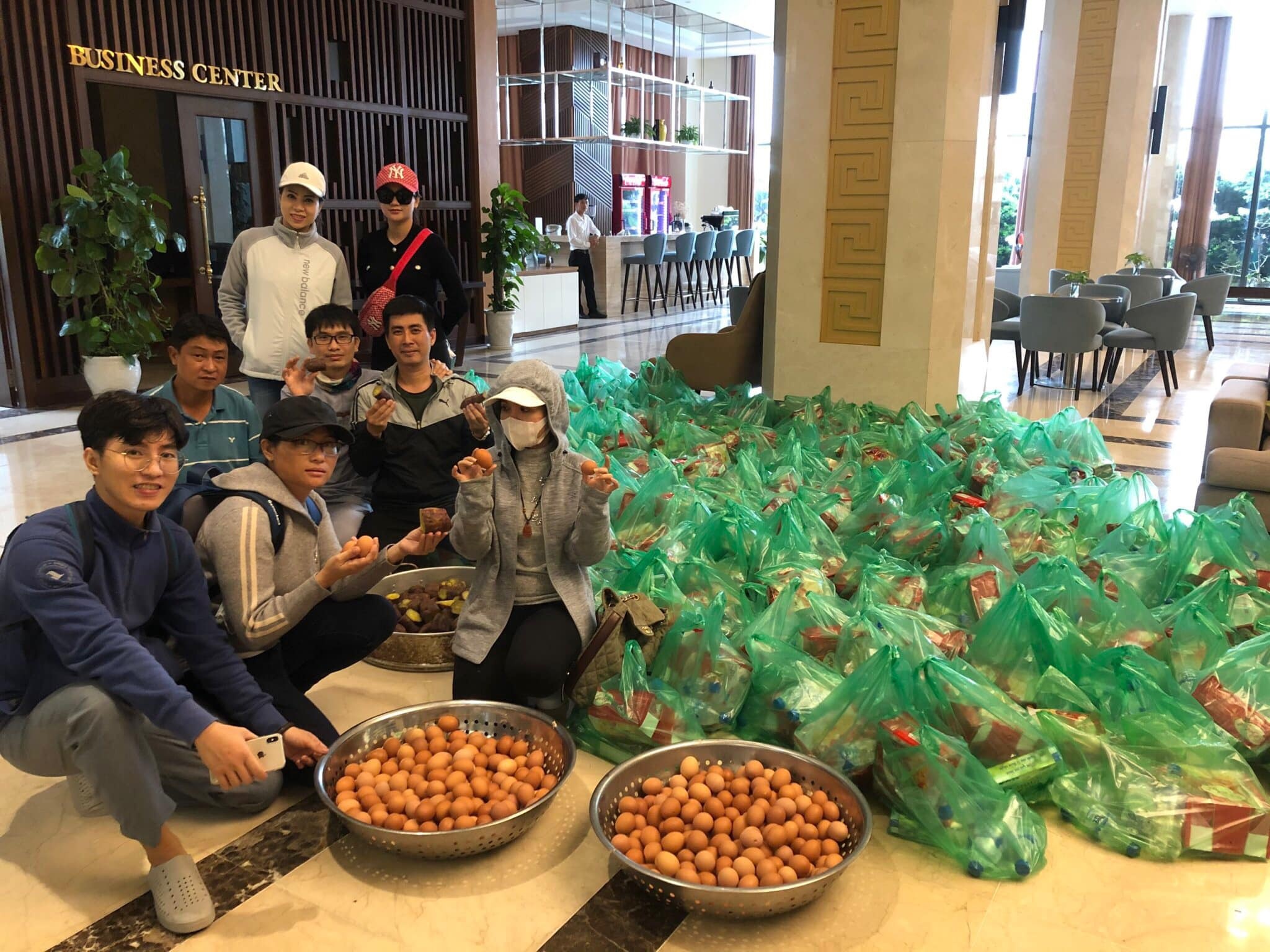 cuu tro mien trung anh 1