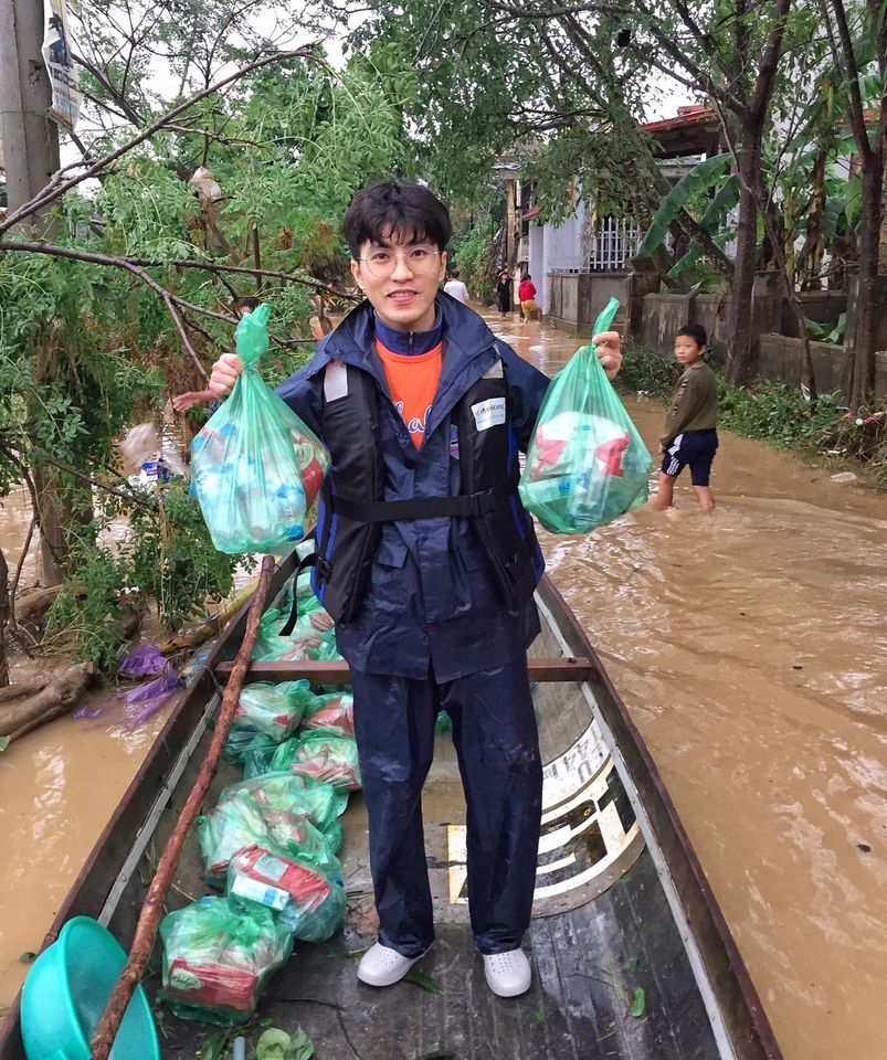 cuu tro mien trung anh 3