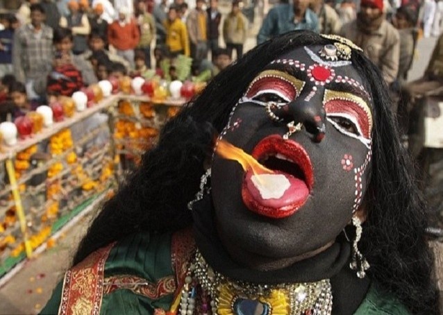 So phan bi tham cua nhung nguoi bi xem la phu thuy o An Do hinh anh