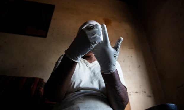 hoi lo nhan vien y te de duoc ho sinh anh 1