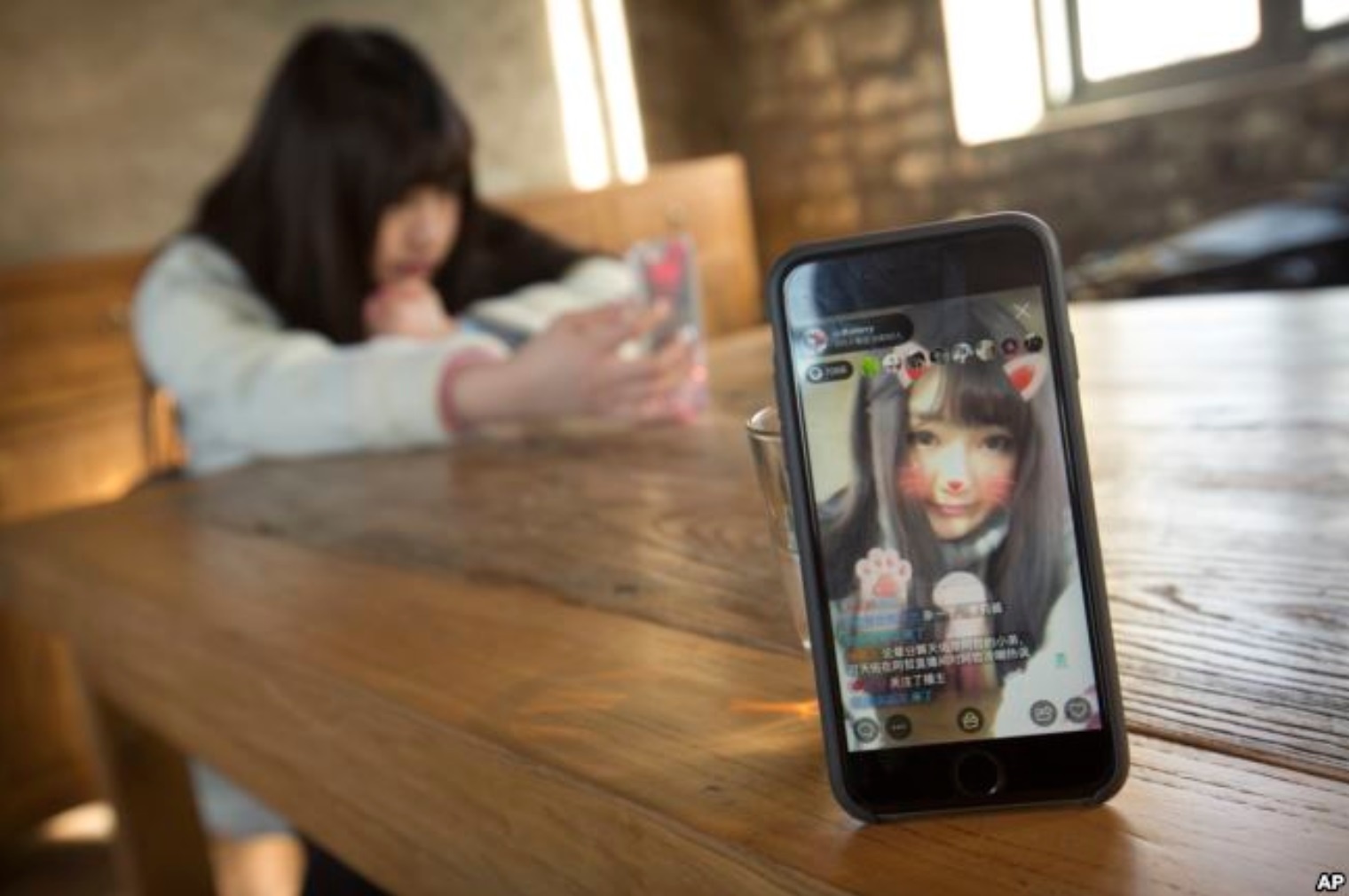 tang tien cho BJ anh 1