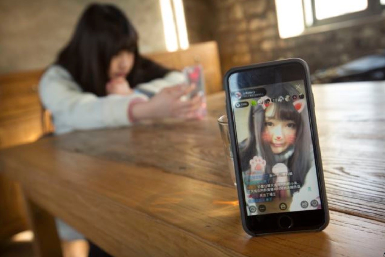 Lay tien danh dum mua nha cua bo me tang than tuong hinh anh