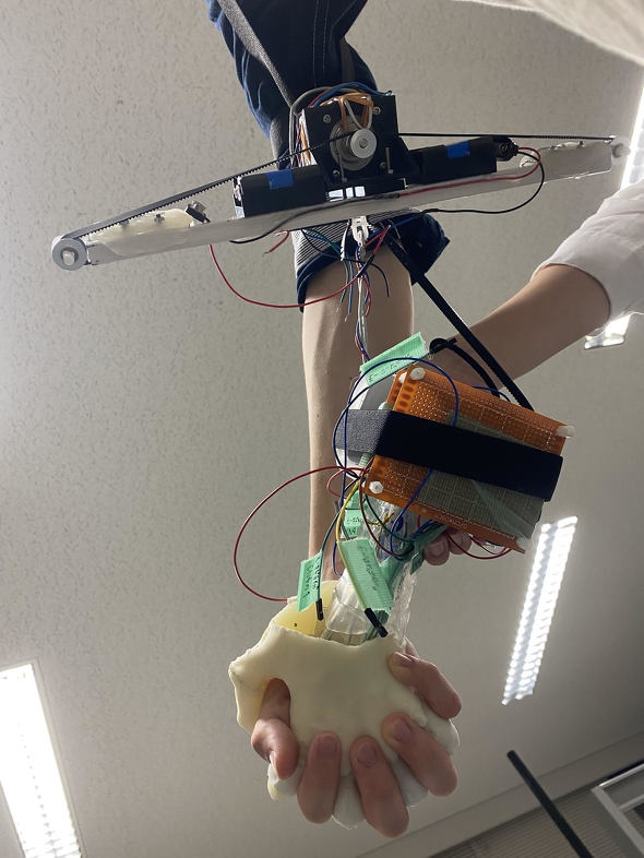 thiet bi mo phong cam giac nam tay anh 2