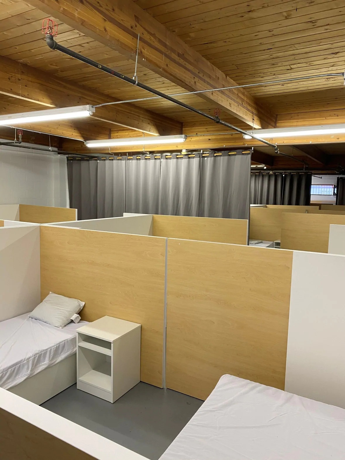 khu tam tru cho gai mai dam anh 2