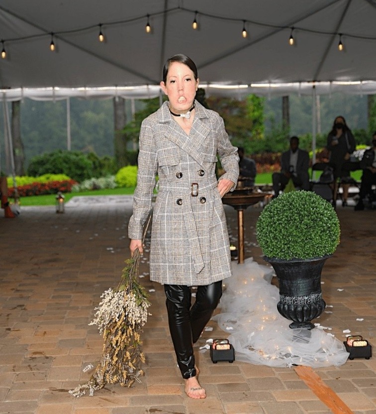 co gai khong the cuoi lam nguoi mau anh 4