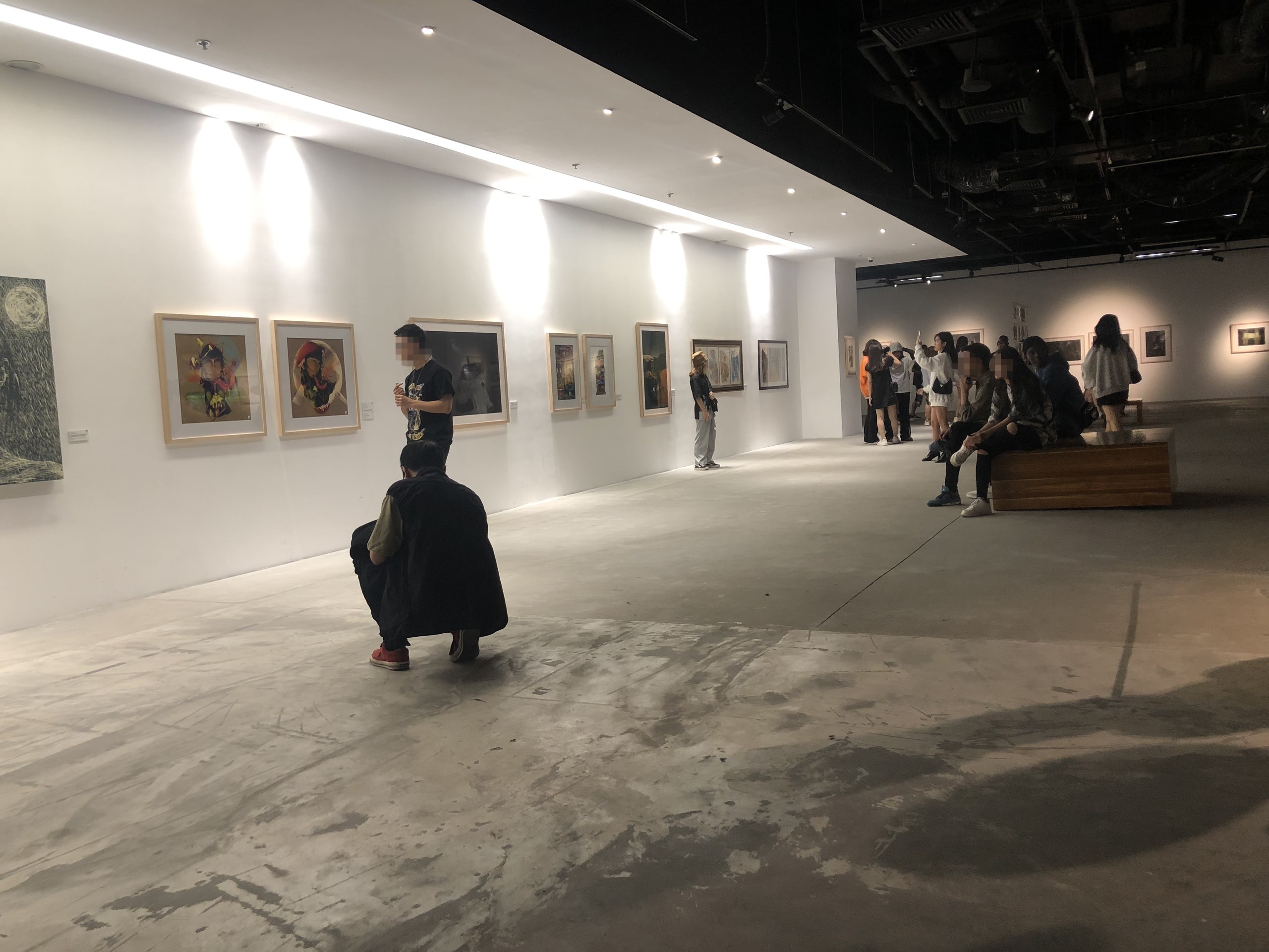 vo y thuc khi chup hinh o trien lam anh 1