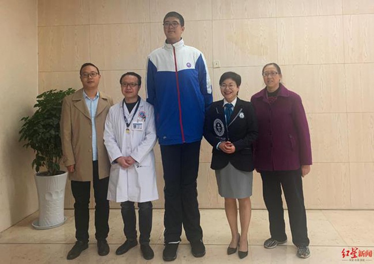 ám ảnh chiều cao ở Trung Quốc ảnh 1 am anh chieu cao o Trung Quoc anh 1