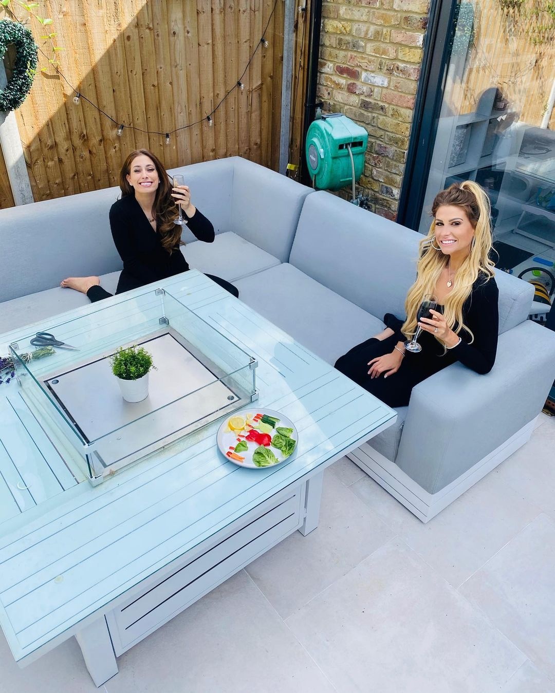 kiem trieu usd nho meo don nha anh 2