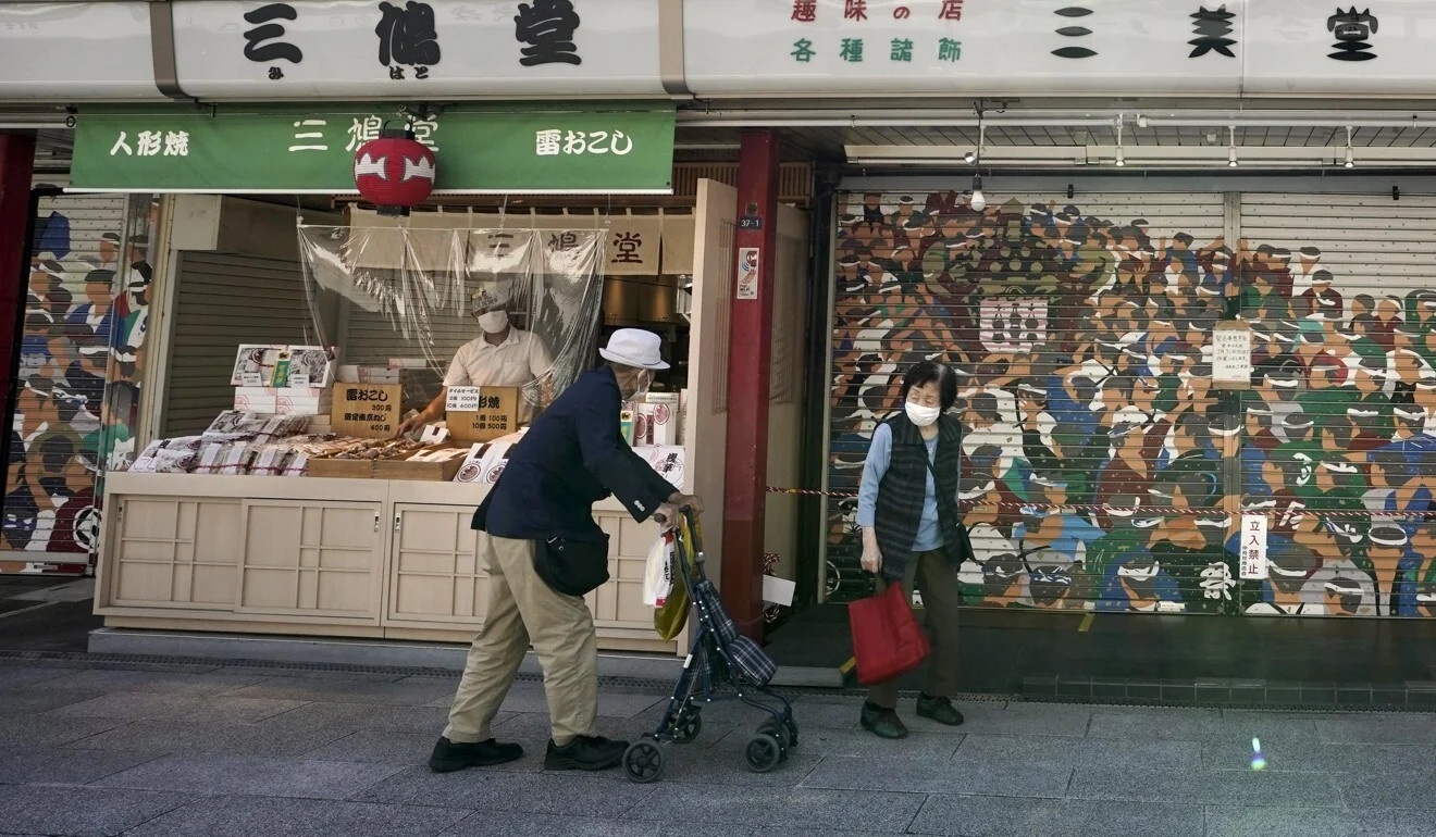 nguoi gia Nhat Ban trom cap anh 1