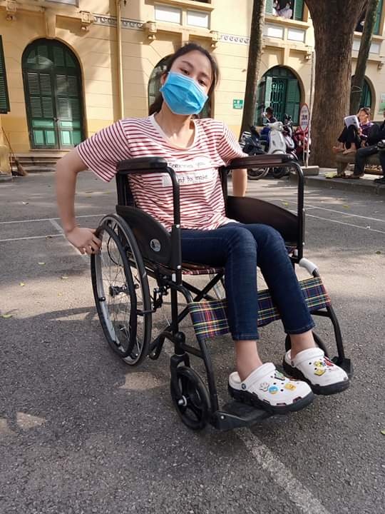 nu sinh dh Y bi tat chan anh 1