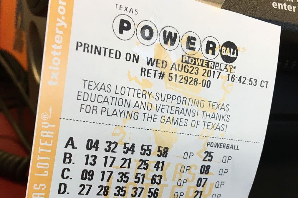 Trung 2 trieu USD nho mua ve so giong het phim hinh anh