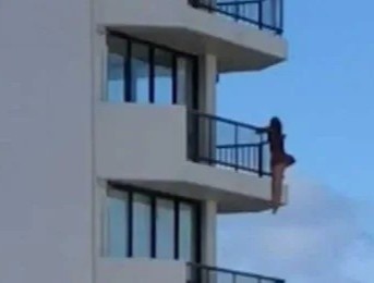 chụp ảnh ở ban công tầng 11 ảnh 2 chup anh o ban cong tang 11 anh 2