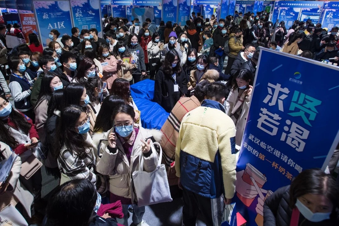 phu nu bi phan biet doi xu anh 1