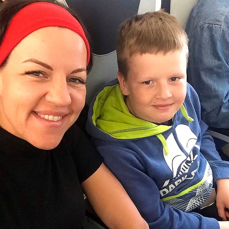 cậu bé nhảy khỏi tàu hỏa ảnh 2 cau be nhay khoi tau hoa anh 2