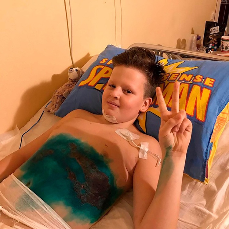 cậu bé nhảy khỏi tàu hỏa ảnh 1 cau be nhay khoi tau hoa anh 1