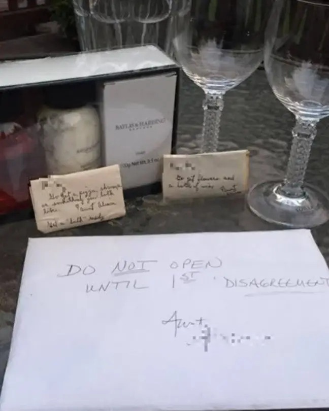 mo qua cuoi sau 9 nam anh 1