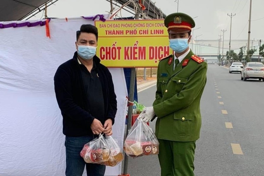 Vo chong Hai Duong tang 400 phan do uong cho chot kiem dich hinh anh