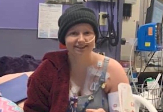 Co gai My 3 lan chien thang ung thu qua doi vi Covid-19 hinh anh