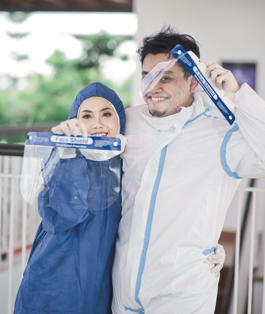 chụp ảnh cưới với đồ bảo hộ ảnh 2 chup anh cuoi voi do bao ho anh 2