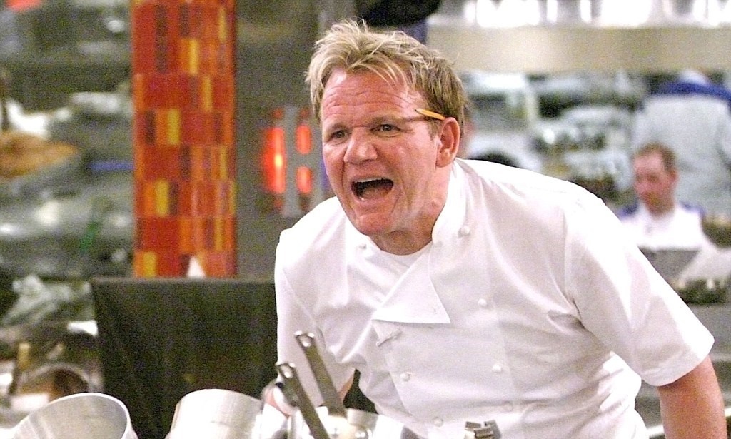 Dau bep Gordon Ramsay mat gan 60 trieu bang vi Covid-19 hinh anh