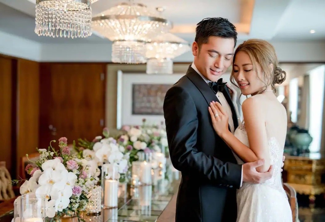 Nganh cuoi o Hong Kong lao dao vi dich hinh anh