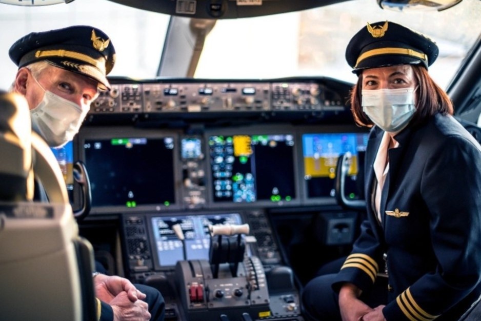 Mot nam khac la cua phi cong tren toan the gioi hinh anh