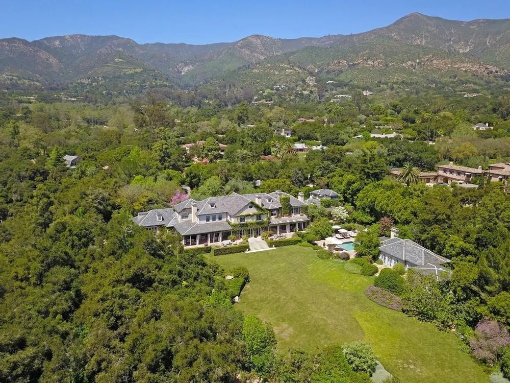 dinh thu canh nha Harry va Meghan anh 2