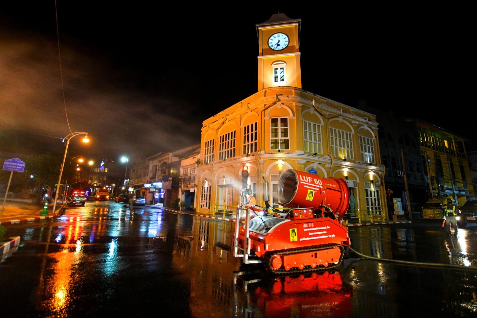 'Phuket bay gio nhu mot thi tran chet' hinh anh