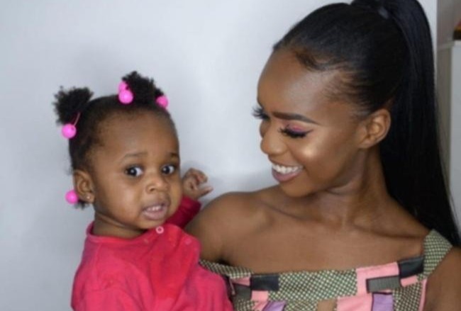 Ba me Anh bo con 1 tuoi chet doi vi di choi 6 ngay hinh anh