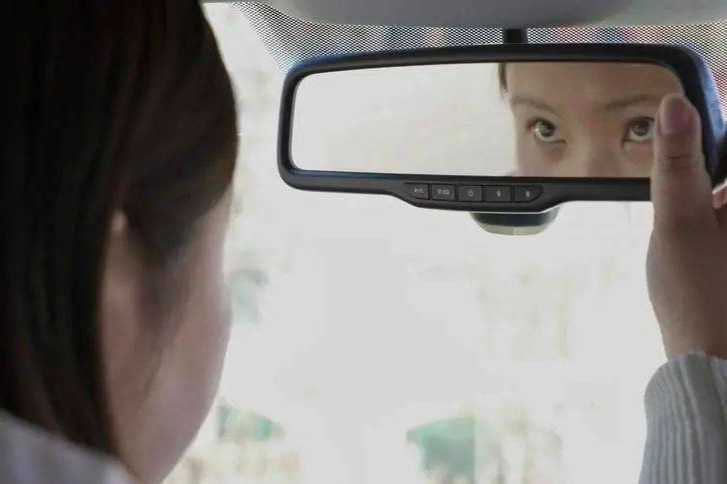 Ly hon, mang benh, cuoc doi sup do vi phau thuat tham my that bai hinh anh