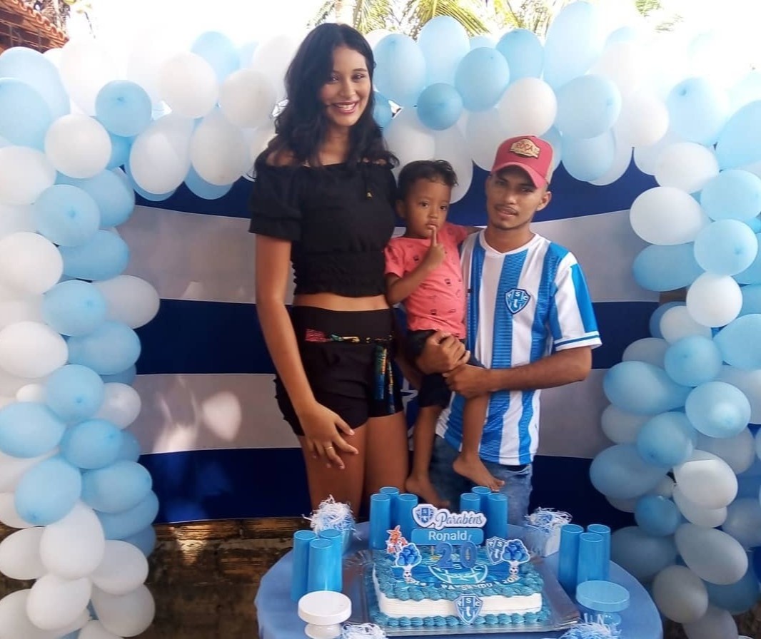 chuyen tinh co gai cao hon 2 m anh 9