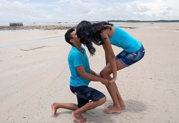 chuyen tinh co gai cao hon 2 m anh 8