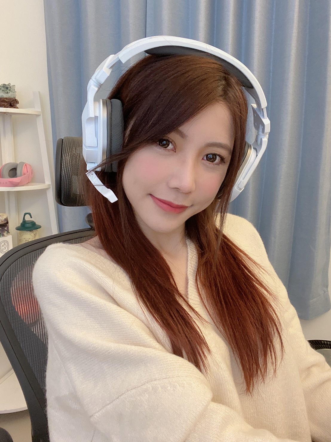 nữ streamer bán hoa dạo ảnh 3 nu streamer ban hoa dao anh 3