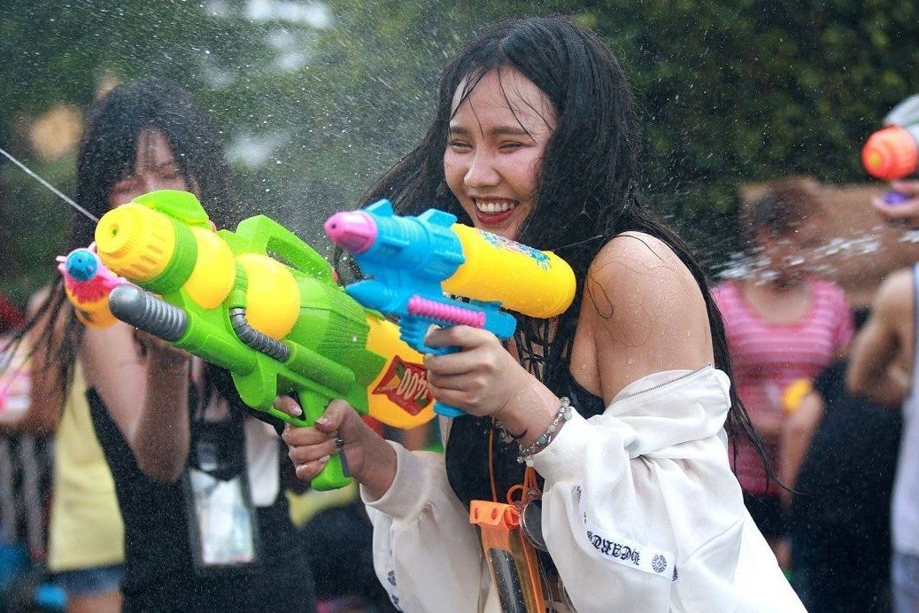 Cai chet cua le hoi te nuoc Songkran hinh anh