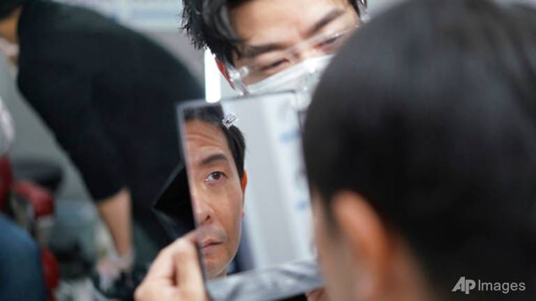 doanh nhan Nhat Ban trang diem anh 1