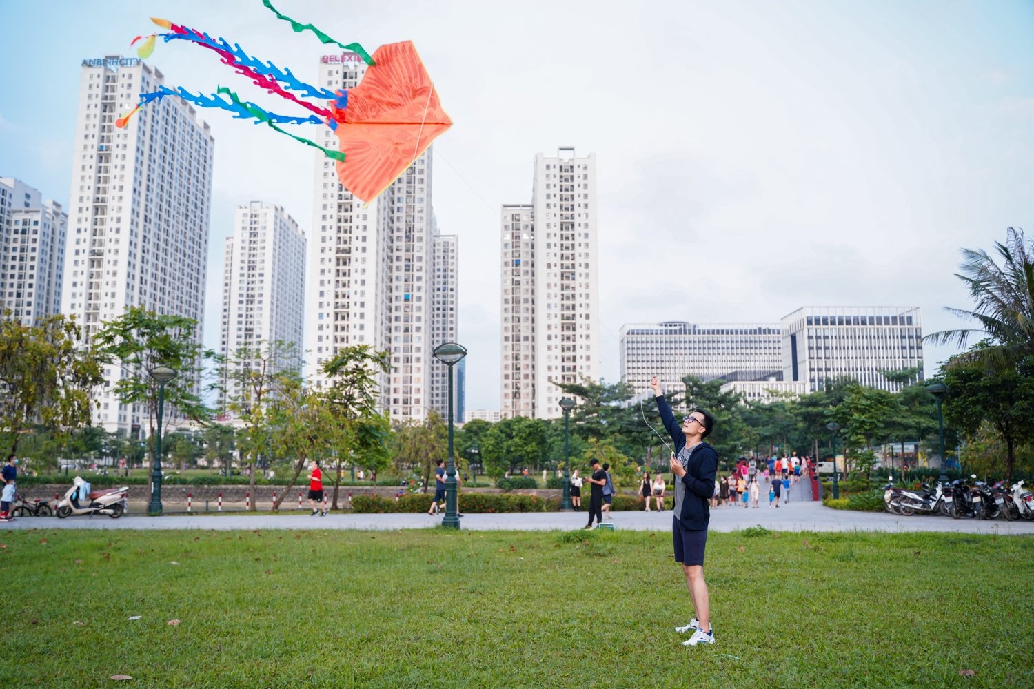 ho dieu hoa thanh pho giao luu ngay le anh 8