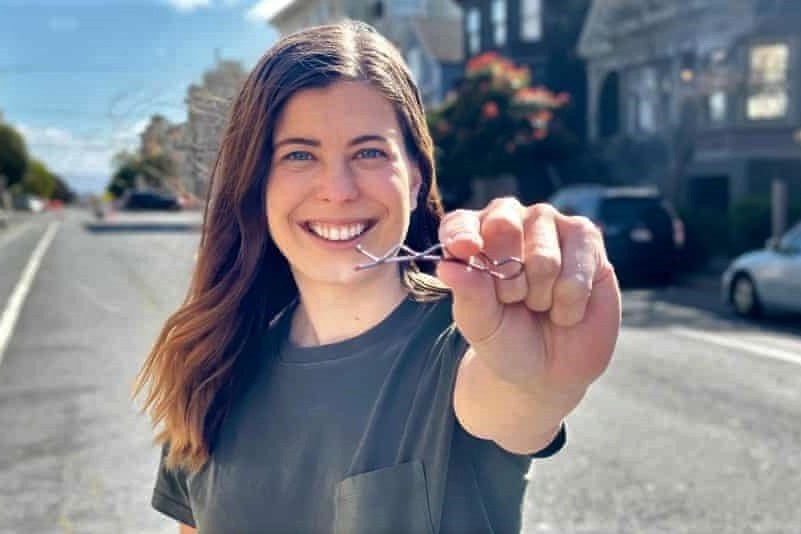 Co gai My muon doi kep toc lay nha hinh anh