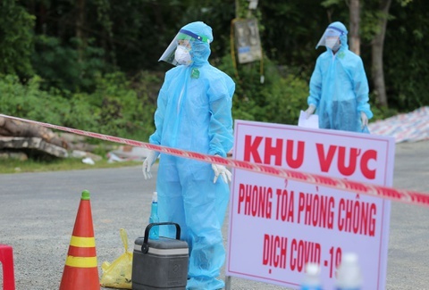 'Dua vo di kham thai, ca gia dinh toi vo tinh ngoi gan F0' hinh anh