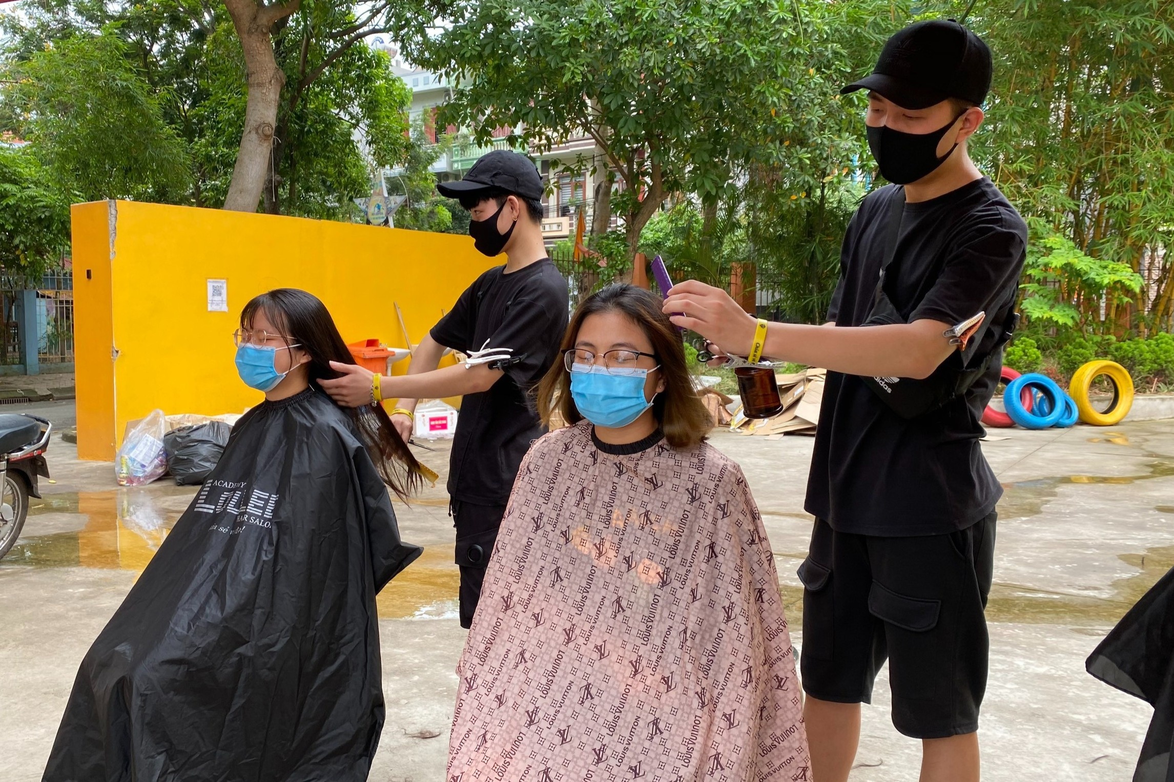 Salon di dong cat toc mien phi cho y, bac si o Bac Giang hinh anh