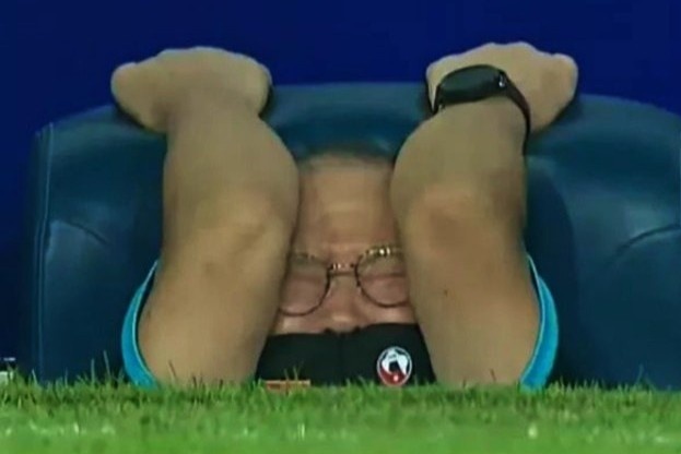 Nhung khoanh khac de thuong cua HLV Park Hang-seo hinh anh