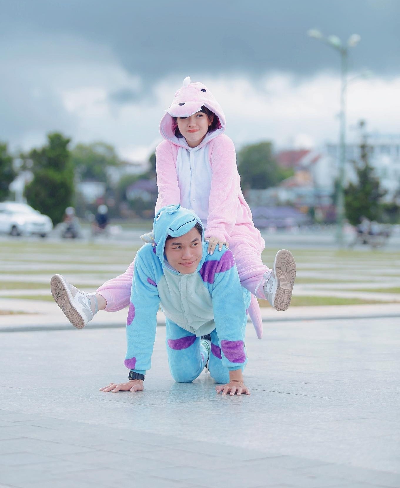 dancer cau hon ban gai anh 3