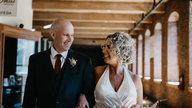 chồng mất trí cầu hôn vợ ảnh 1 chong mat tri cau hon vo anh 1